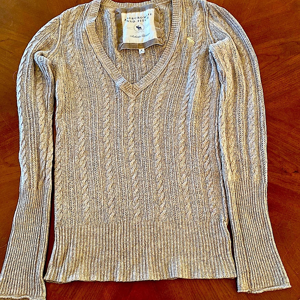 Abercrombie and Fitch women sweater